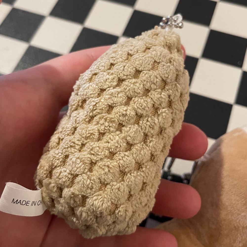 NWOT - Keychains - Peanuts & Lotus Root - Picture 8 of 8